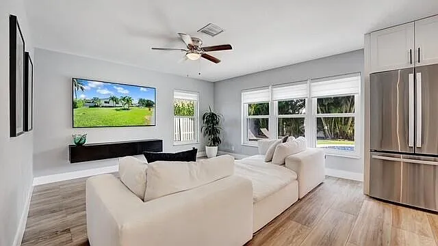 722 SW 28th Ave — Photo 10