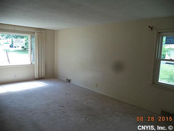 3rd image of 601 Mountainview Ave