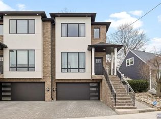 403 Northwood Way #B, Palisades Park, NJ 07650