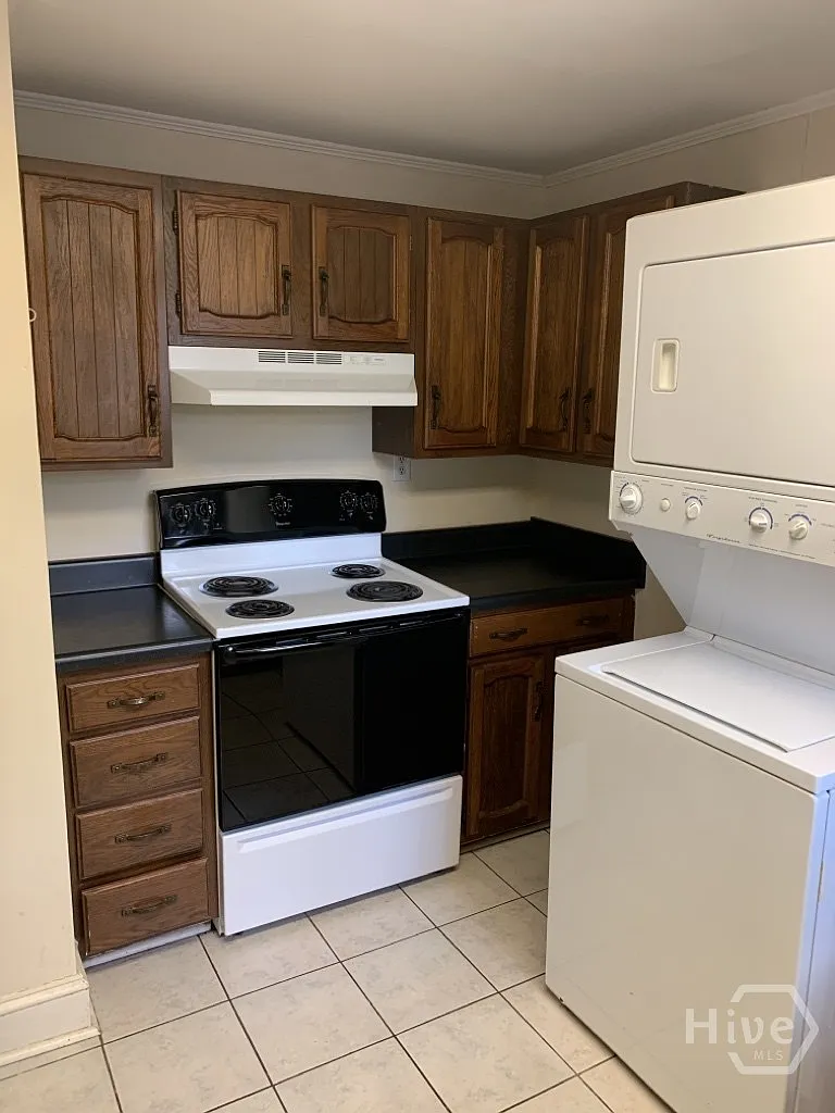 2 bed, 1.0 bath, 988 sqft, $1,750 — Photo 4