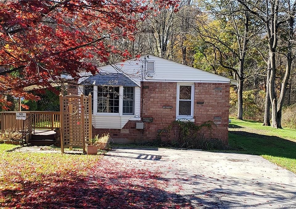 1st image of 33 Cortlandt Ave