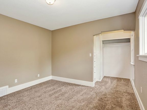 5th image of 5023 S Oakes St
