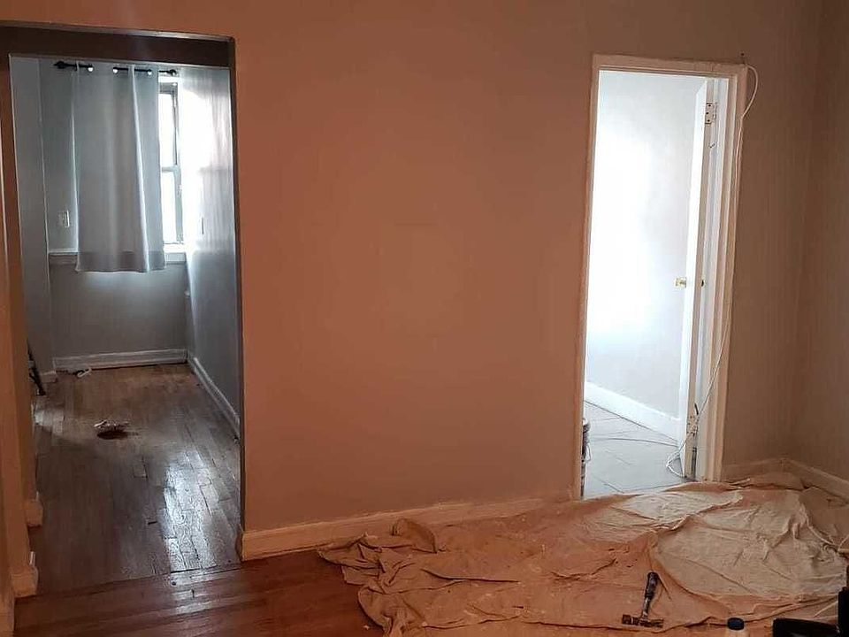 1st image of 405 E 16th St APT 1L