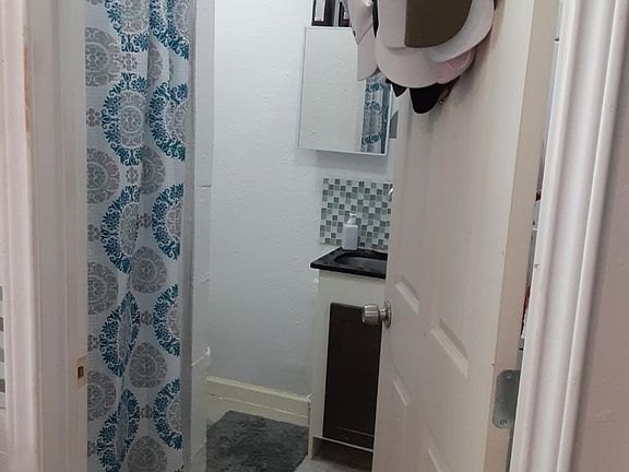 4th image of 11115 Hayslip Ln #3