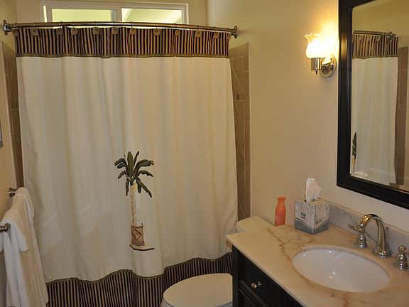 BATH TUB/SHOWER 