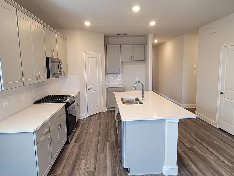 2371 Aspen Hill Dr — Photo 13