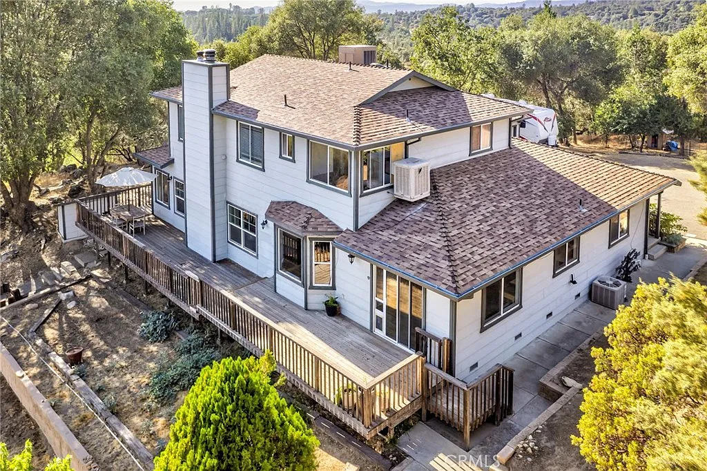 2896 Harvest Dr photo 1