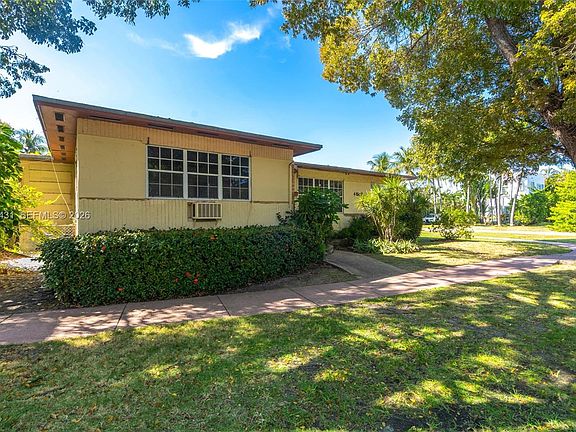 2nd image of 4582 Royal Palm Ave