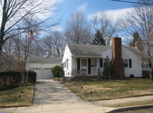 4 Manor Ter, Mount Holly, NJ 08060
