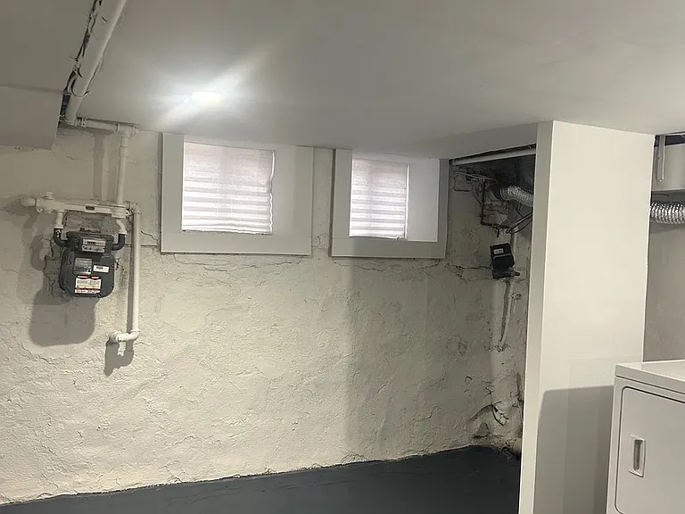 2417 S Rosewood St — Photo 36
