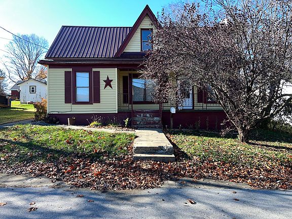 2nd image of 418 Dye St