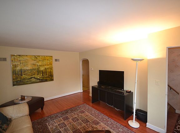 3rd image of 4949 Hull St