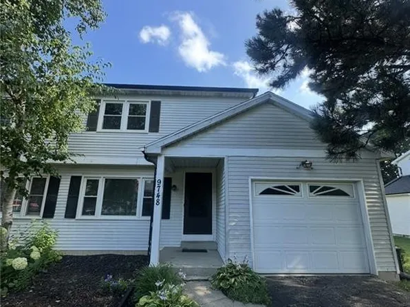 9748 Bishopswood Ln, Perrysburg, OH 43551