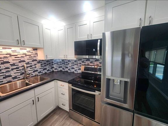 5th image of 48 Saunders Ave