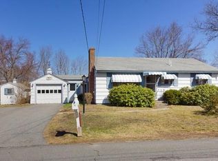 21 Robinson Rd, Woburn, MA 01801