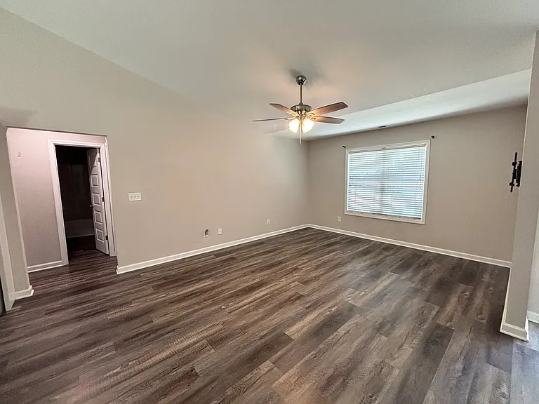 1 Lambeth Dr — Photo 5