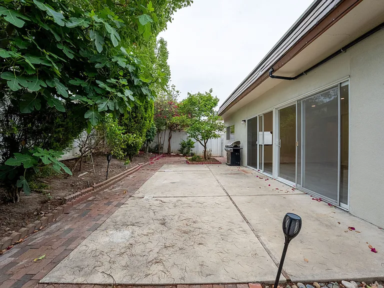 20 Norton St — Photo 29