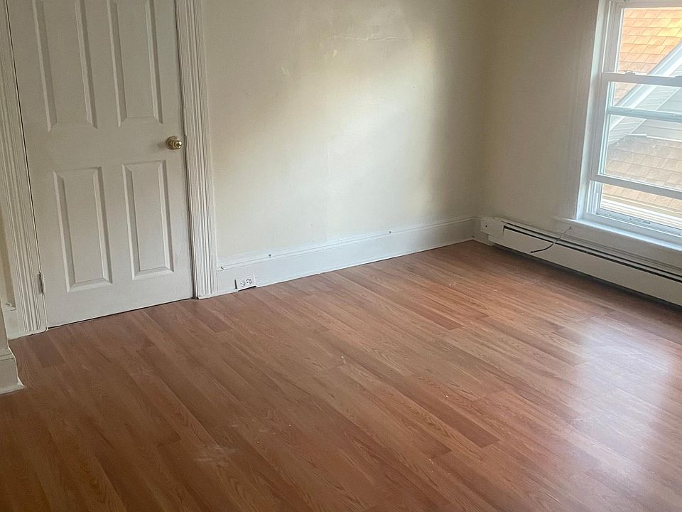 1st image of 131 Linwood Ave #129