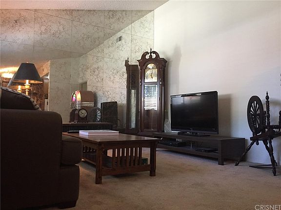 2nd image of 26815 Avenue Of The Oaks Unit B