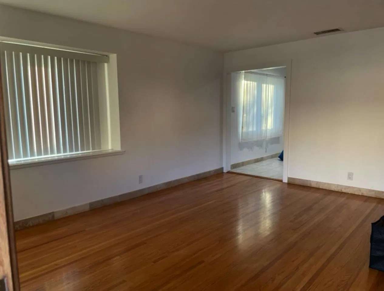 2 bed, 975 sqft, $3,200 — Photo 3