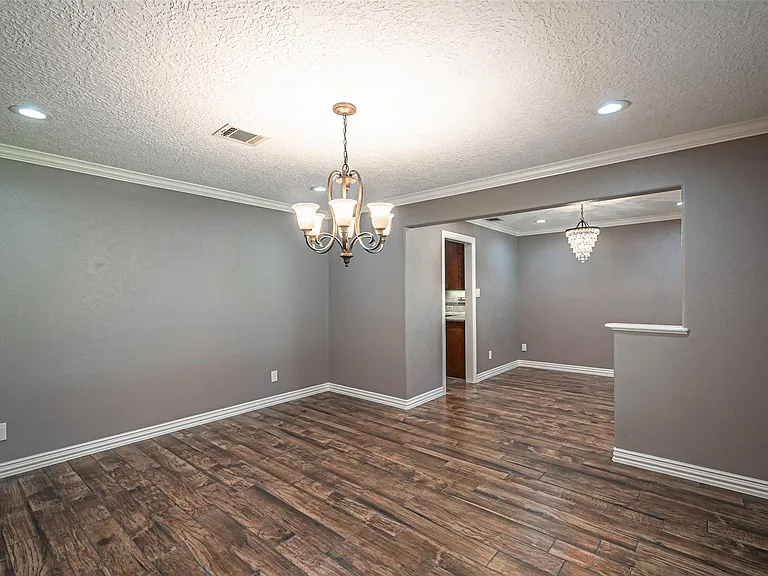 17615 Swansbury Dr — Photo 11