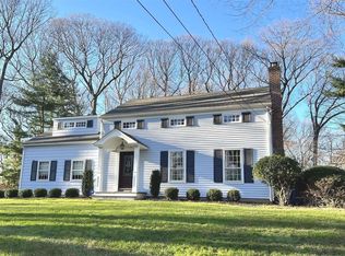 3 Shaker Hollow Rd, Setauket, NY 11733