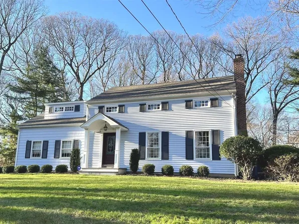 3 Shaker Hollow Road, Setauket, NY 11733