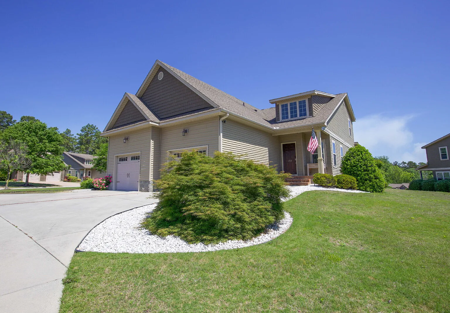 3 bed, 2.5 bath, 1460 sqft, $1,900 — Photo 2