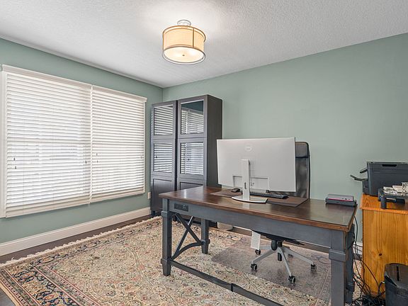 5th image of 1955 Plum Tree Rd