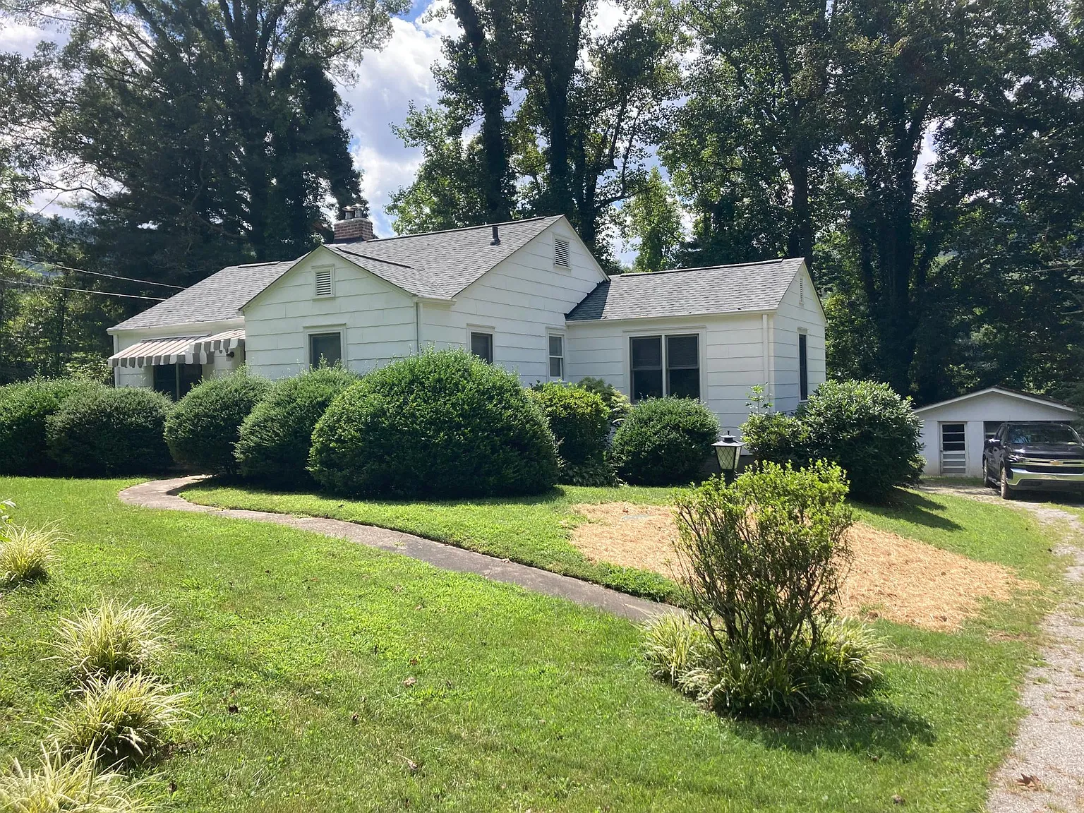 2 bed, 1060 sqft, $2,000 — Photo 1