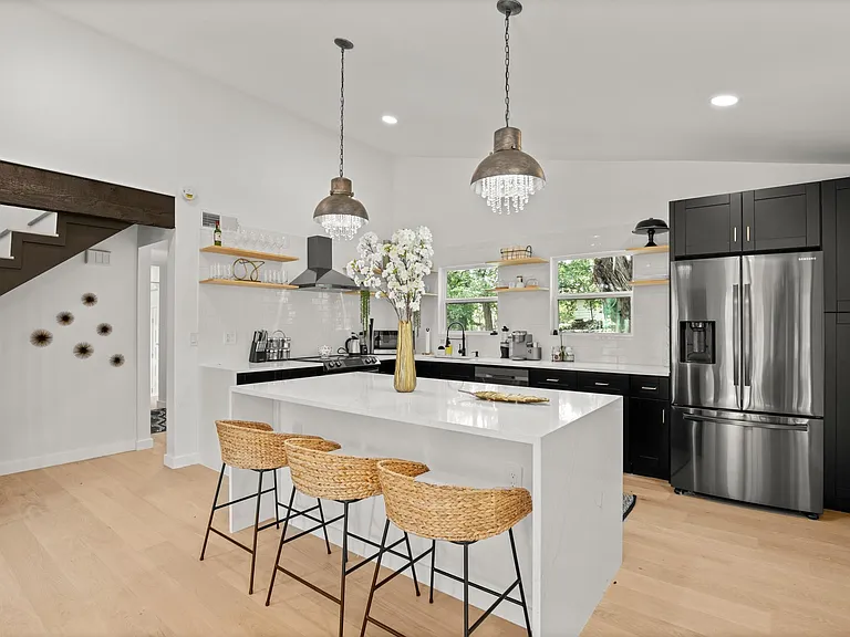 3904 Highland Dr — Photo 11