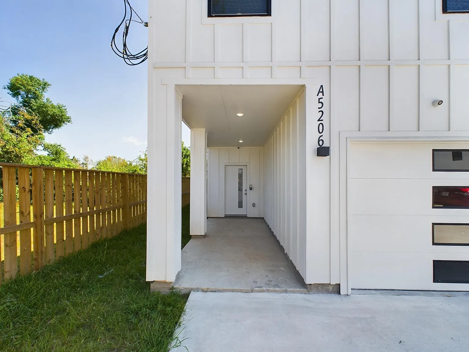 3 bed, 2.5 bath, 1425 sqft, $2,000 — Photo 2