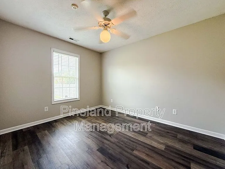 225 Shakerstone Dr — Photo 12