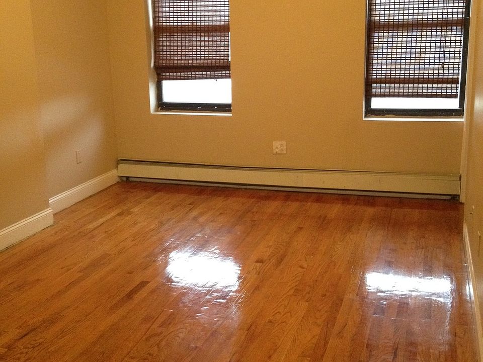 1st image of 205 Centre St APT 1