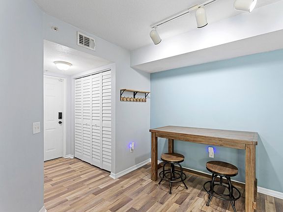 3rd image of 1307 Villa Circle