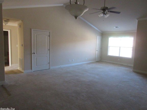 3rd image of 204 Columbia Hills Trl APT B4