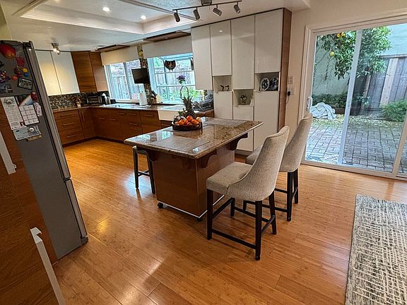 4th image of 10013 Foxboro Cir
