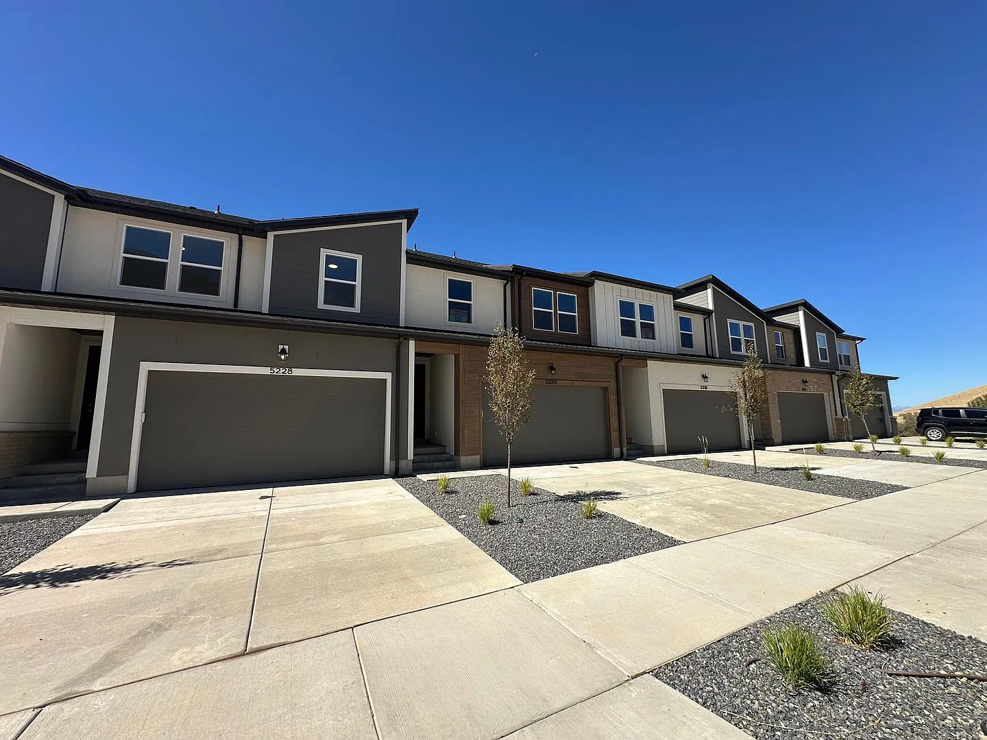 New 3 Bed 2.5 Bath Townhomes for Rent at Harmony Ridge - Mapleton — Photo 3