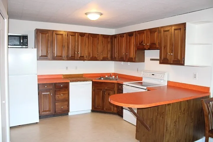 146 Main St #2 — Photo 4