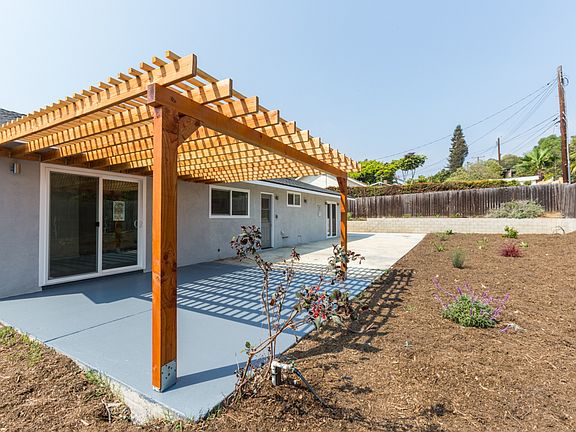4th image of 510 Flora Vista Dr