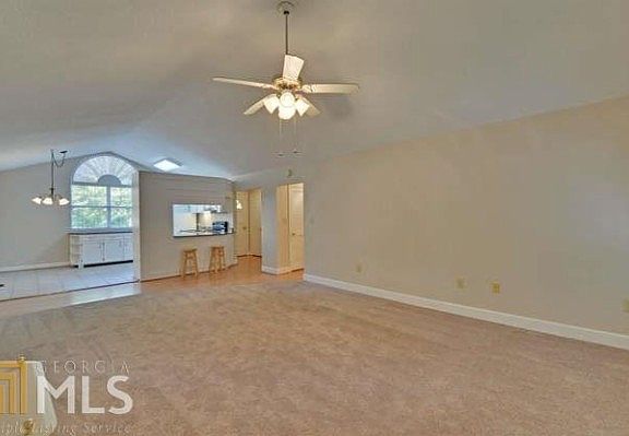 5th image of 221 Oakdale Dr