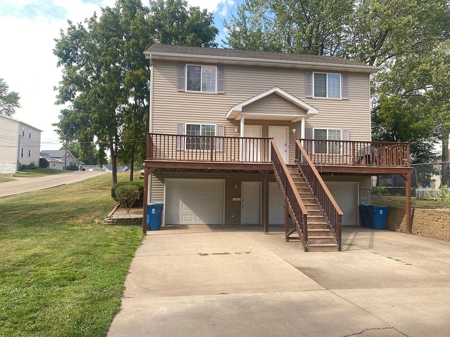 2227 State St, Peru, IL 61354 Zillow