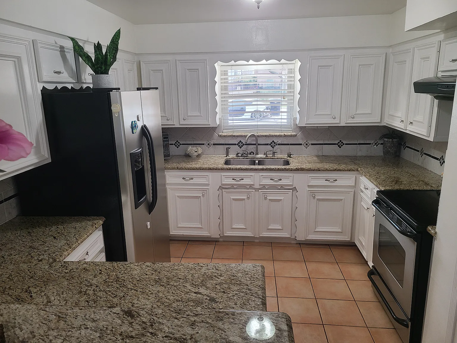 5822 Fairdale Ln — Photo 4