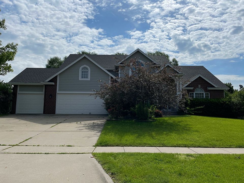 1st image of 785 SE Oak Leaf Ln