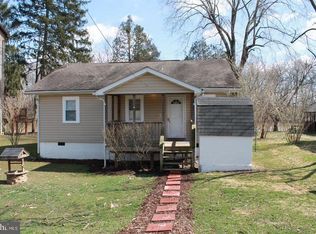 1080 N Browns Dam Dr, New Oxford, PA 17350