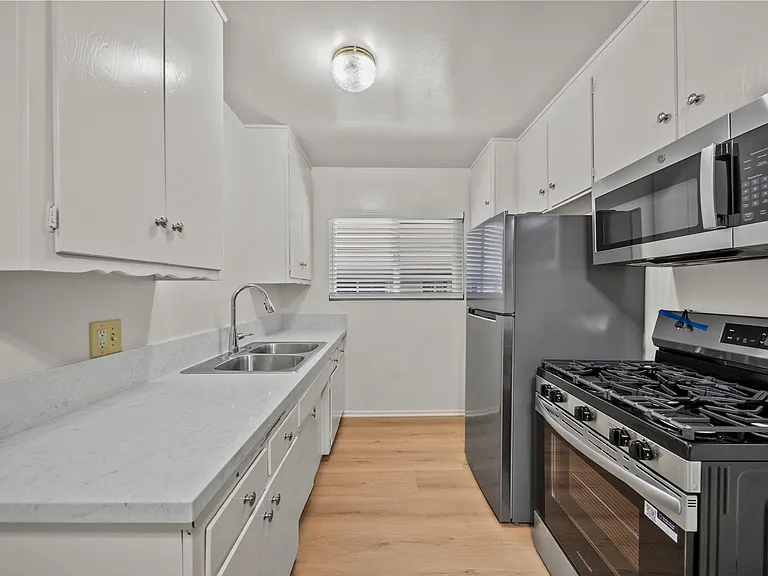231 Justin Ave #3 — Photo 7