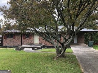1208 Skyline Dr, Toccoa, GA 30577