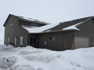 2324 S Ronsiek Ave, Sioux Falls, SD 57106