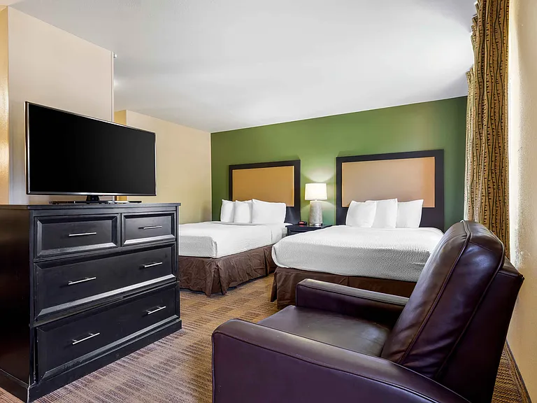 Deluxe Studio - 2 Full Beds