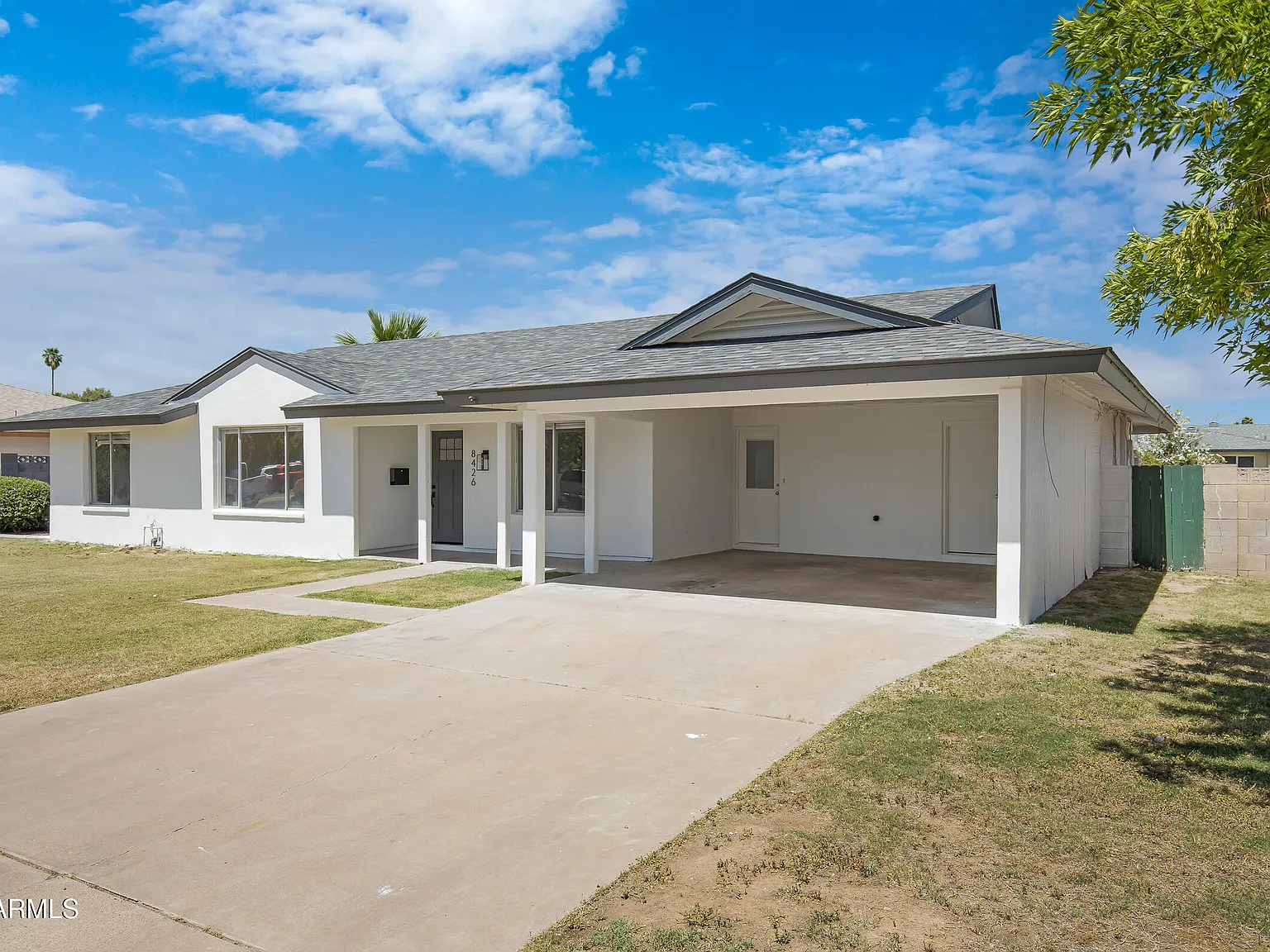 4 bed, 2.0 bath, 1877 sqft, $4,000 — Photo 4